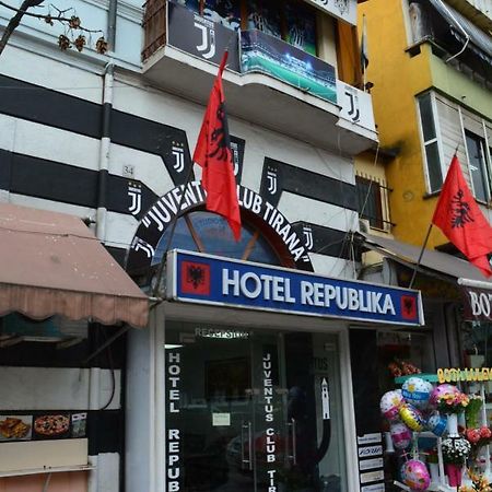 Hotel Republika Tirana Esterno foto