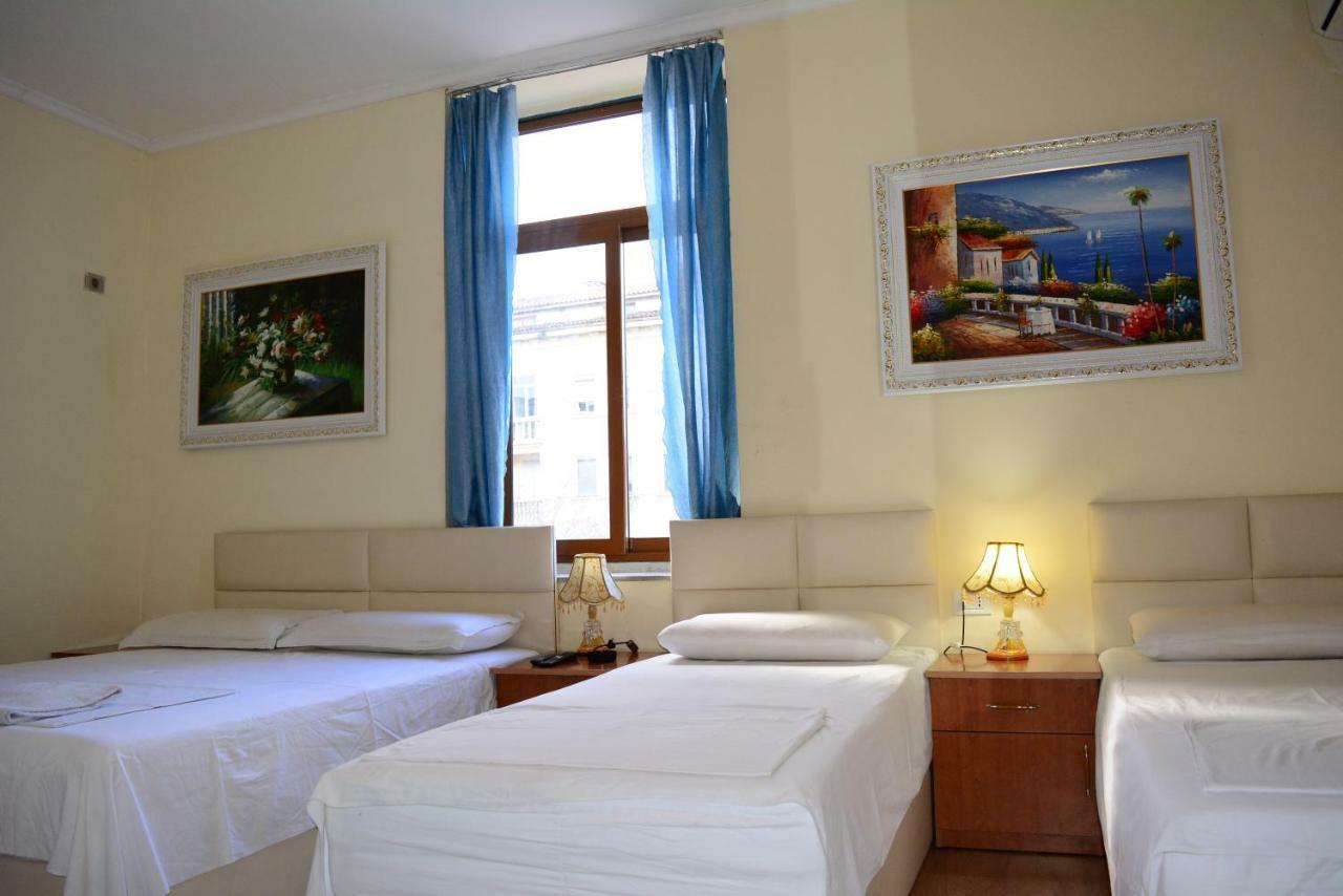 Hotel Republika Tirana Esterno foto